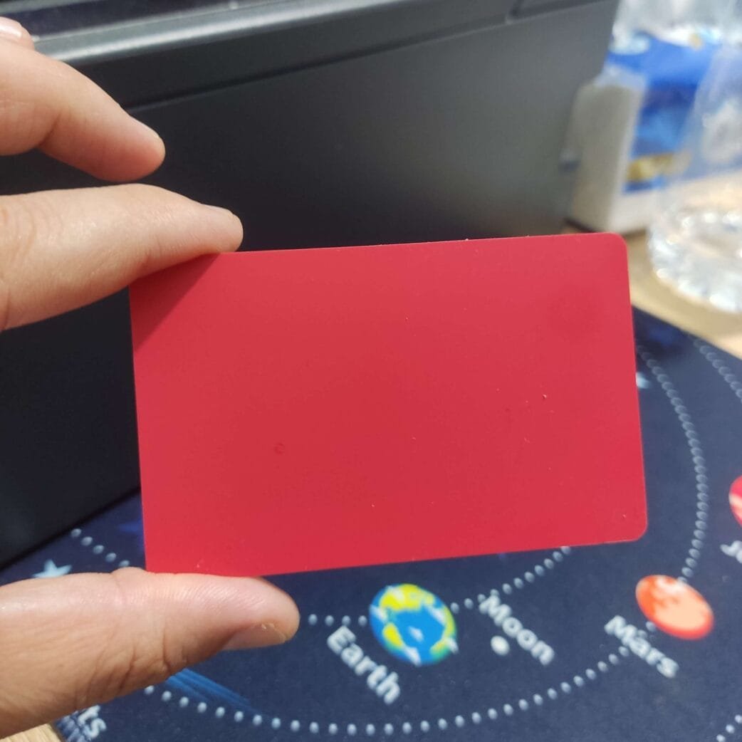 CARTE PVC ROUGE MAT – Image 4